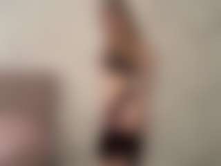 Live cam show with RoslynMiernik - Cosplay on Camsoda
