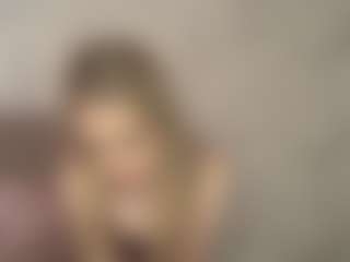 Live cam show with RoslynMiernik - Pretty on slutload