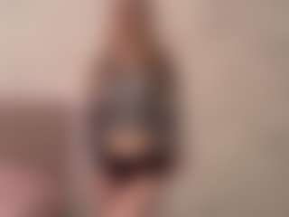 RoslynMiernik's Live Sex Cam Show