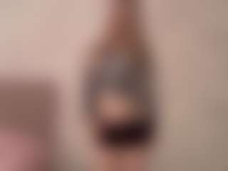 RoslynMiernik's Live Sex Cam Show