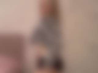 RoslynMiernik's Live Sex Cam Show