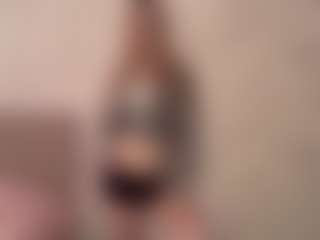 RoslynMiernik's Live Sex Cam Show