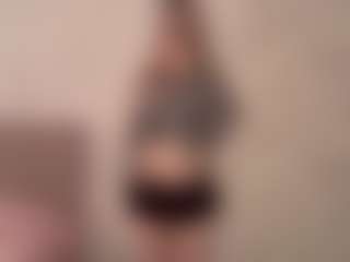 RoslynMiernik's Live Sex Cam Show