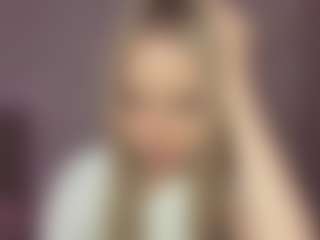 Live cam show with RoslynMiernik - Stockings on Camsoda