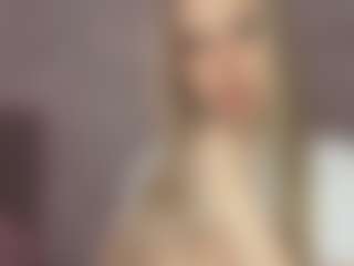 RoslynMiernik's Live Sex Cam Show