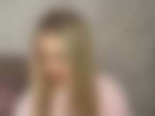 Live cam show with RoslynMiernik - Pornstar Cosplay on Dolls Live