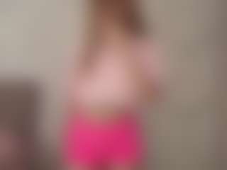 Live cam show with RoslynMiernik - Camel Toe on MyBangCams