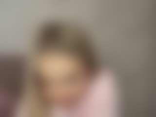 Live cam show with RoslynMiernik - Normal on Adult Interactions