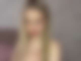 Live cam show with RoslynMiernik - Athletic College on chickslive.net