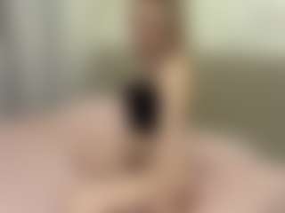 Live cam show with RoslynMiernik - Blue Eyes on Camsoda