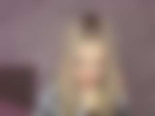 Live cam show with RoslynMiernik - Blonde Hair on Pornisteam.com