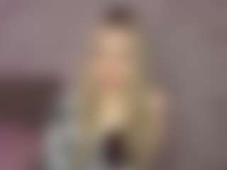 RoslynMiernik's Live Sex Cam Show