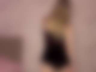 Live cam show with RoslynMiernik - Young Adult on SpunkLive