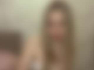 Live cam show with RoslynMiernik - Blonde Hair on Instabang