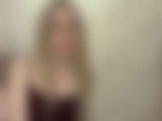 Live cam show with RoslynMiernik - Pretty on Camiplay Live