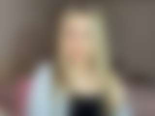RoslynMiernik's Live Sex Cam Show