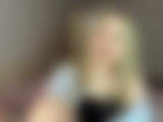 RoslynMiernik's Live Sex Cam Show