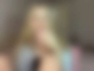RoslynMiernik's Live Sex Cam Show