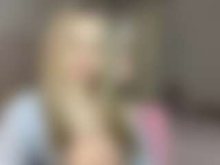 RoslynMiernik's Live Sex Cam Show