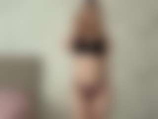 Live cam show with RoslynMiernik - Blonde Hair on SinfulBabes