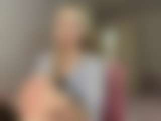 Live cam show with RoslynMiernik - Twerk on CamwithHer