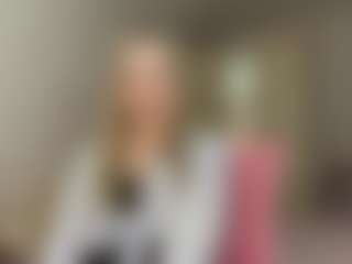 RoslynMiernik's Live Sex Cam Show