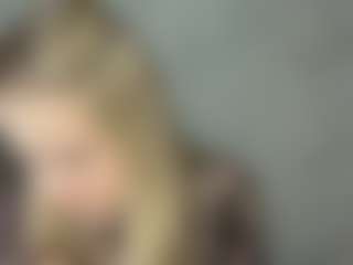 Live cam show with RoslynMiernik - Athletic Cosplay on madthumbs