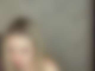 RoslynMiernik's Live Sex Cam Show