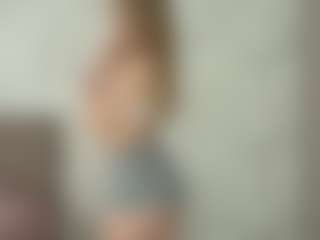 RoslynMiernik's Live Sex Cam Show