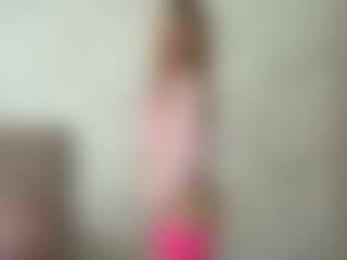 RoslynMiernik's Live Sex Cam Show