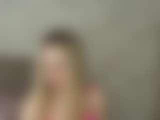 RoslynMiernik's Live Sex Cam Show