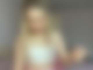 Live cam show with RoslynMiernik - Upskirt on Mixed Magazine Live