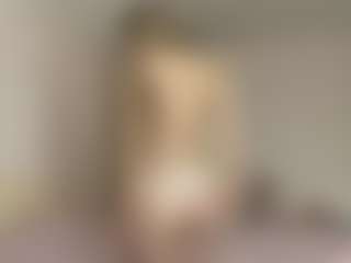 Live cam show with RoslynMiernik - Shower on StripNow