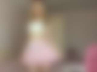 Live cam show with RoslynMiernik - Normal on liverealitysex.com