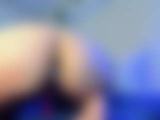 Live cam show with Rousse-dh - Strip on madthumbs
