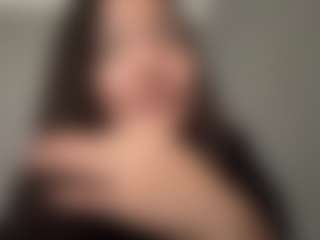 AnnetteWiatrak's Live Sex Cam Show