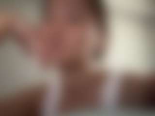AnnetteWiatrak's Live Sex Cam Show