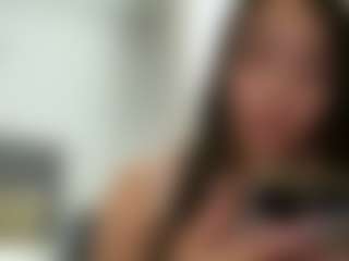 Live cam show with julieee04 - Bedroom on Camiplay Live