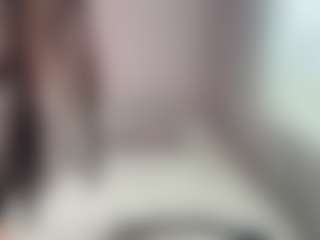 Live cam show with Margarette - Shower on live18s.com