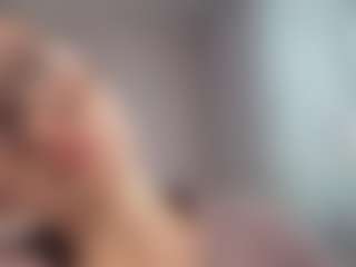 Live cam show with Margarette - Moaning on Camsoda