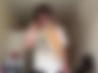 Live cam show with NylaWipprecht - Fingers on Camming Site