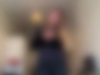 Live cam show with NylaWipprecht - Brown Hair Petite on Camsoda