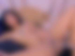 Live cam show with ScarlethTini - Ebony Petite on Camsoda | colombia