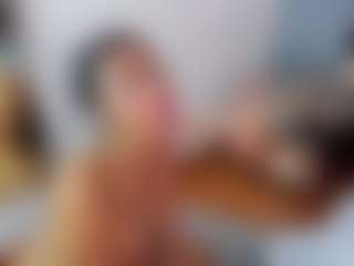 Live cam show with ScarlethTini - Ebony Teen (18+) on SinfulBabes