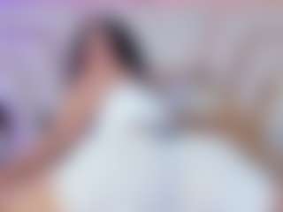 Live cam show with ScarlethTini - Ebony Teen (18+) on Dolls Live