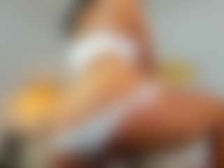 Live cam show with SiennaSummers - New Lush on CamSodaAdn