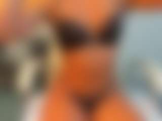 Live cam show with SiennaSummers - Pale on TeamSkeetLive