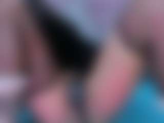 Live cam show with Fiorella - Smoking on CamwithHer