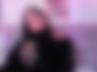 Live cam show with Fiorella - Smoking on live.xheat.ai