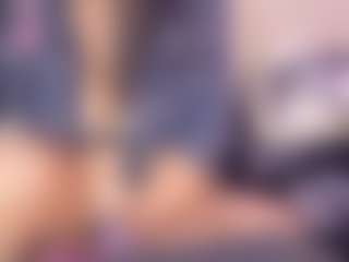 Live cam show with HelenaWinterborn - Thick on Dolls Live